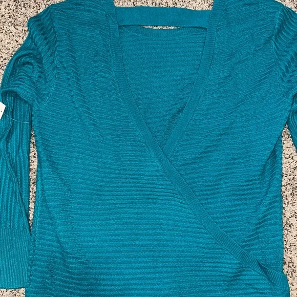 Teal sweater with open back NWT - Picture 3 of 3